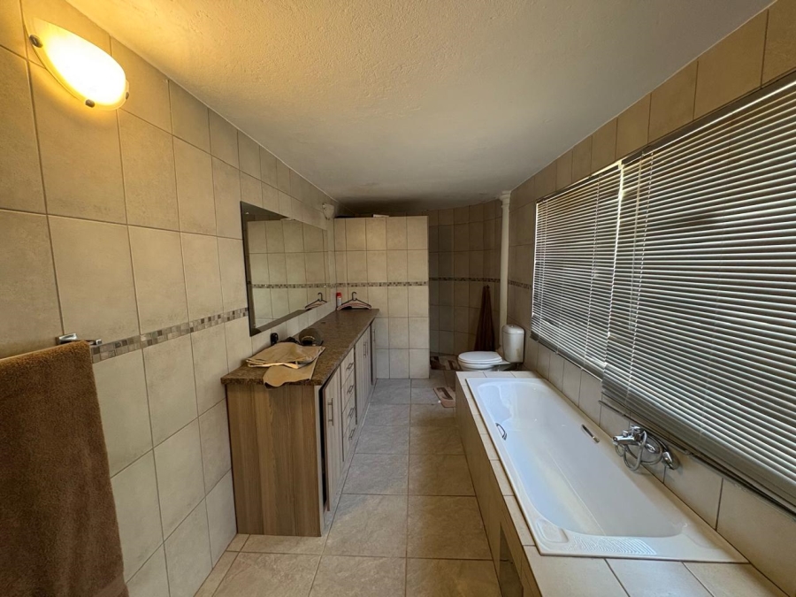 4 Bedroom Property for Sale in Wolmaransstad North West